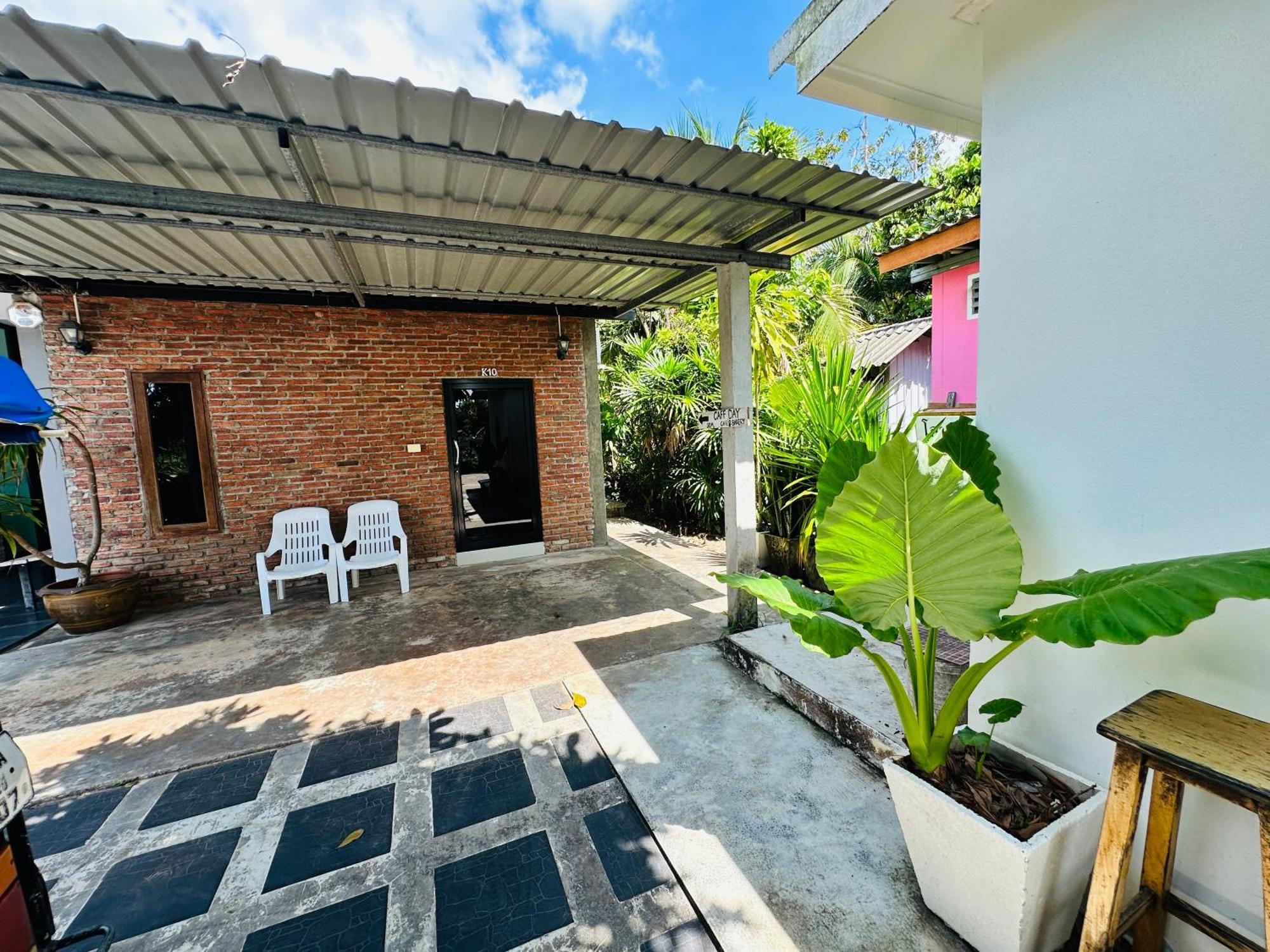 Koh Jum Bungalow & Hostel Exterior foto