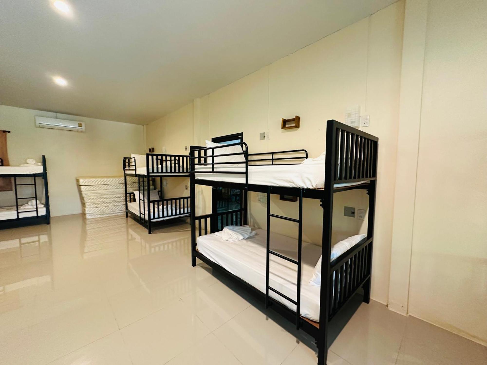 Koh Jum Bungalow & Hostel Exterior foto