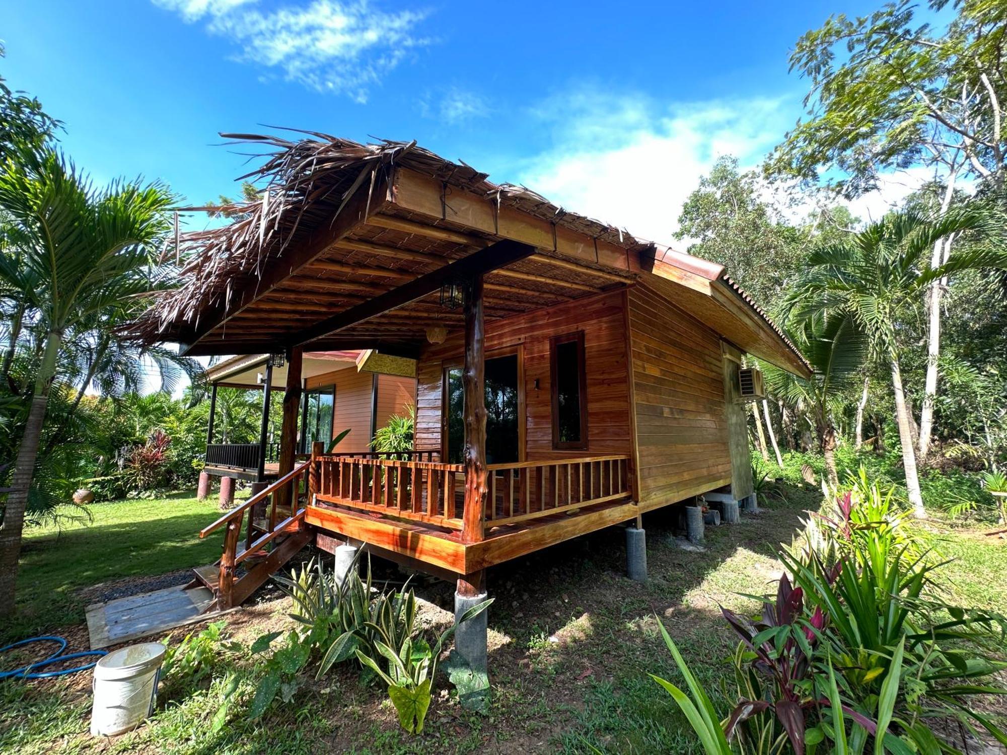 Koh Jum Bungalow & Hostel Exterior foto