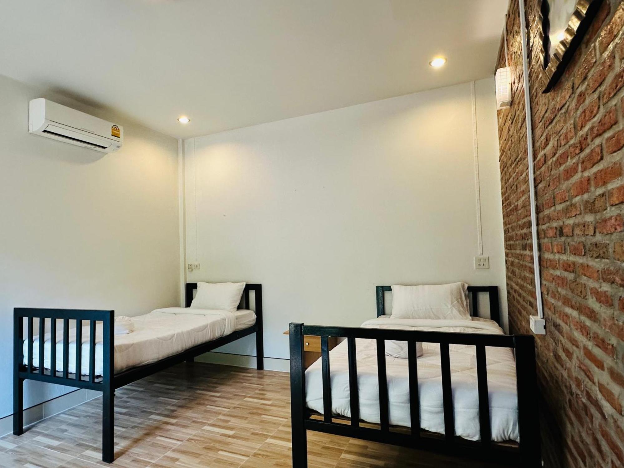 Koh Jum Bungalow & Hostel Exterior foto