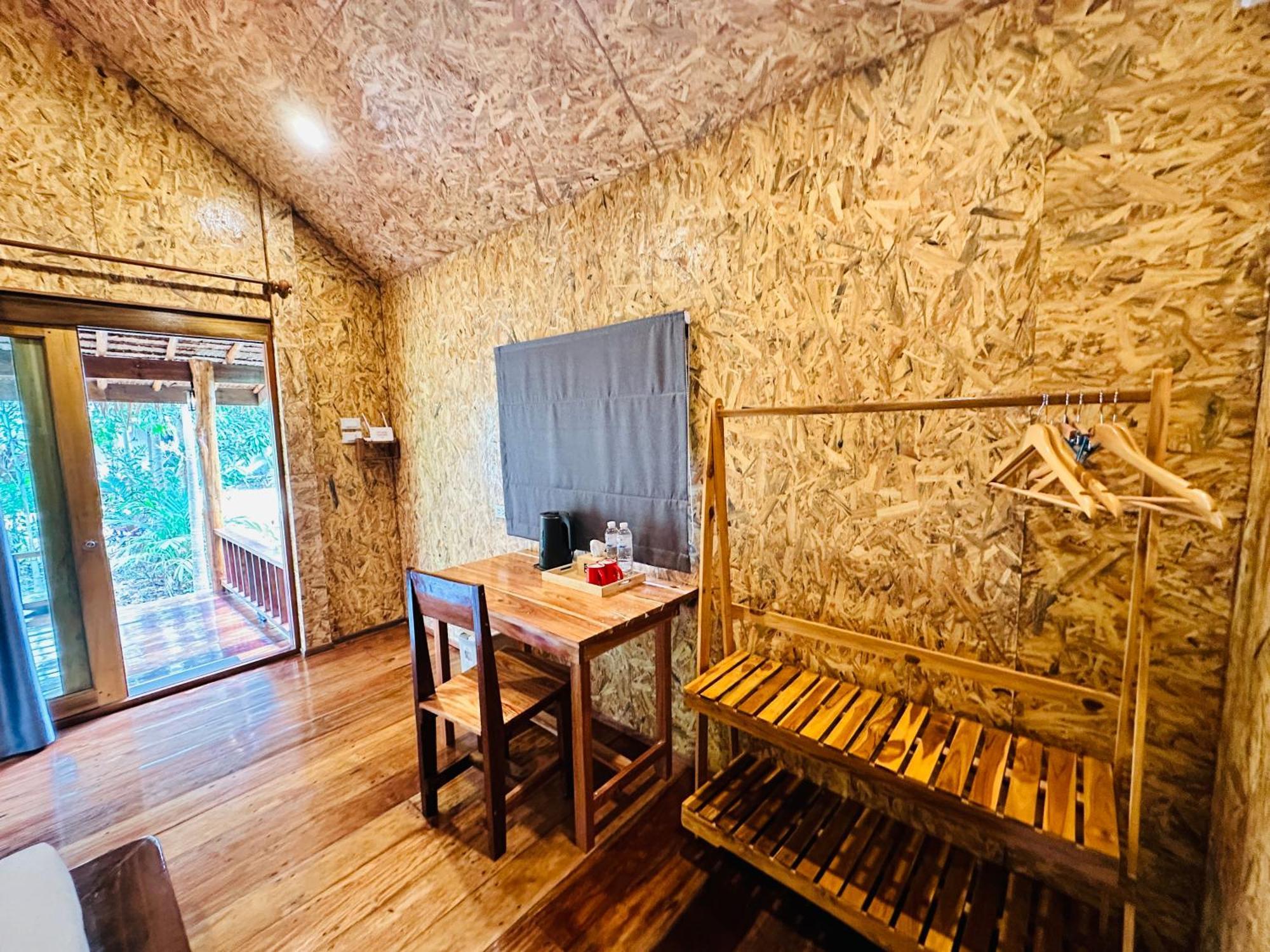 Koh Jum Bungalow & Hostel Exterior foto